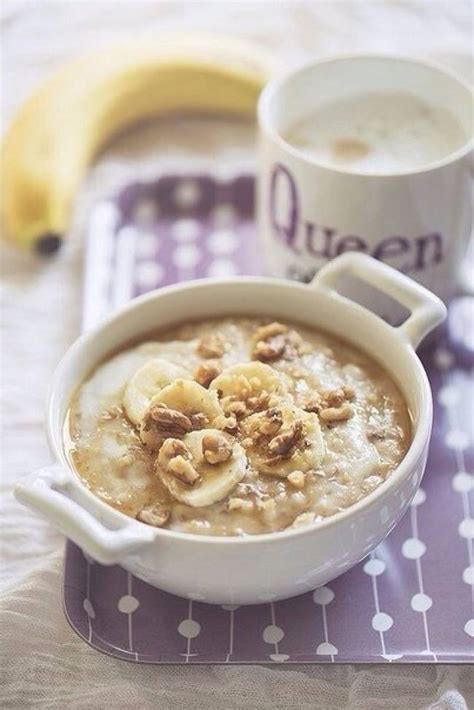 Банановая каша с медом и орехами - идеальный завтрак для веганов
