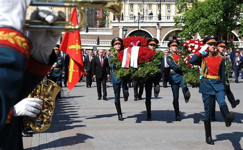 Причины бесконечной торжественной церемонии