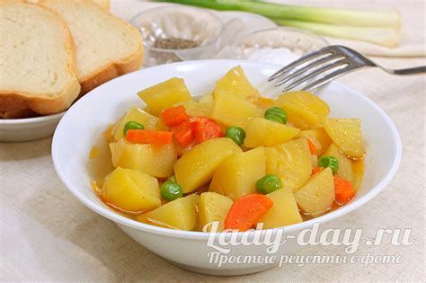 Рыбный рагу с овощами и зеленым горошком