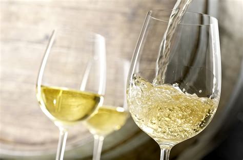 Советы сомелье: когда выбирать белое сухое вино