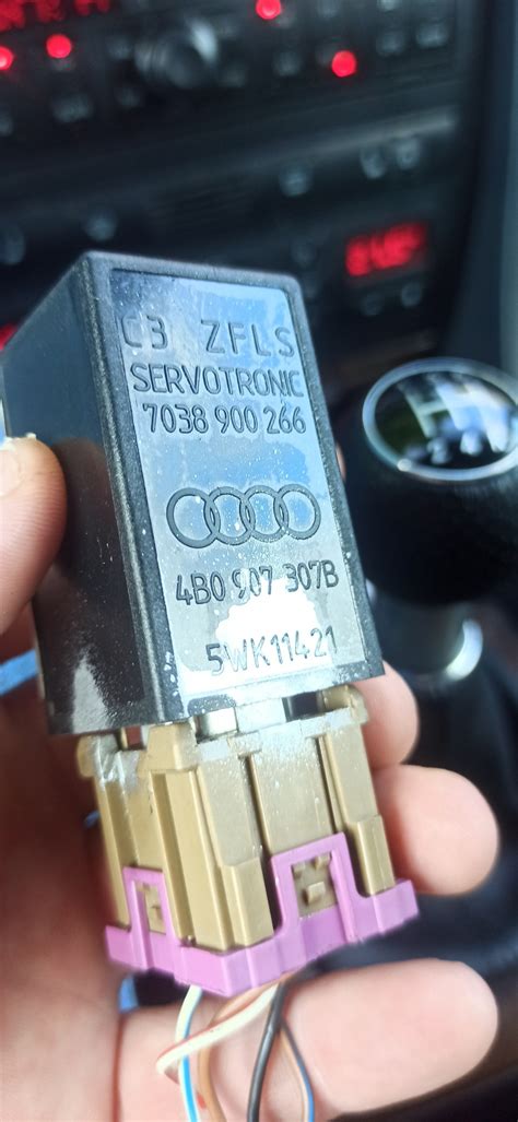 Что такое сервотроник Audi A6 C5?