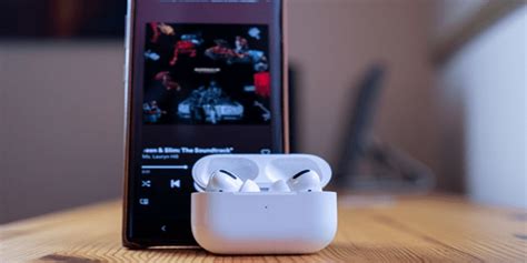 Шаг 3: Установка соединения AirPods Pro с вашим устройством